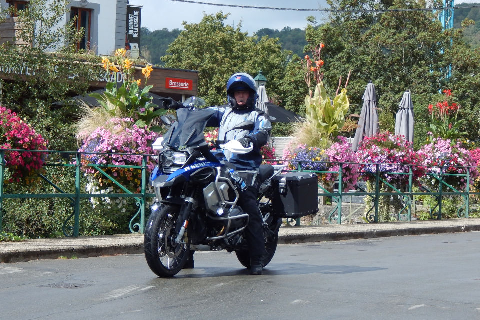 Motorrijbewijspoint Kaatsheuvel examengarantie AVB en AVD